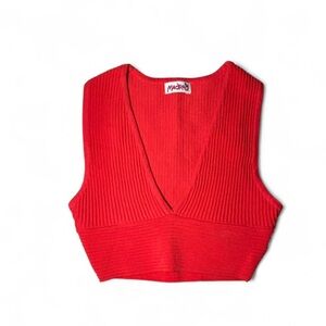 Mad rag red ribbed knit cropped tank top with a deep V-neckline crop top 🌿